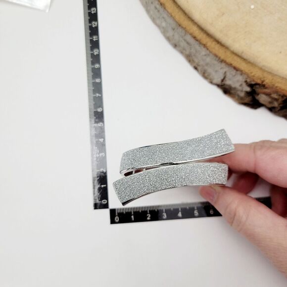 Brand New Silver Tone Matte Silver Bangle Bracelet - Picture 10 of 11